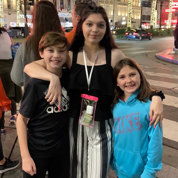 Meet your Posher, Racks_2_Riches - Picture 5 of 7